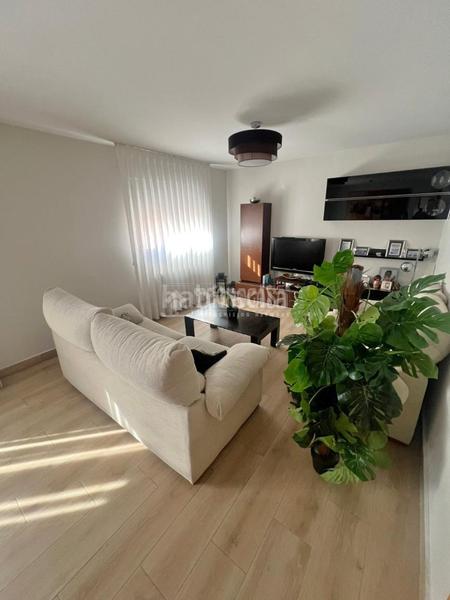 Foto 22fd4974-3184-4464-b268-adcc9b029f82. Casa bifamiliare con riscaldamento piscina in Parla este Parla