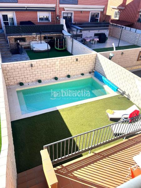 Foto 39560c2d-6991-4034-ad16-093f488fe667. Casa bifamiliare con riscaldamento piscina in Parla este Parla