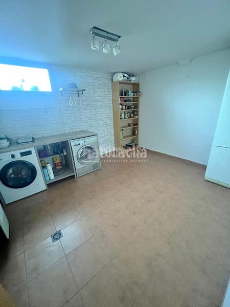 Foto 5912e3e6-e320-4019-9cc7-d46da453cf6a. Casa bifamiliare con riscaldamento piscina in Parla este Parla