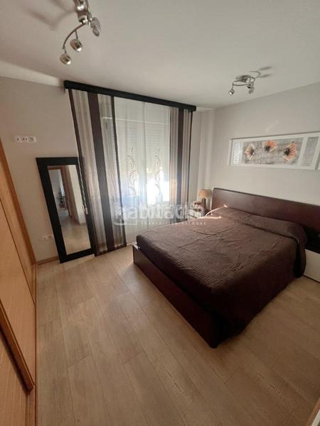 Foto 77b04ef9-f253-4153-ad13-c36046bada74. Casa bifamiliare con riscaldamento piscina in Parla este Parla