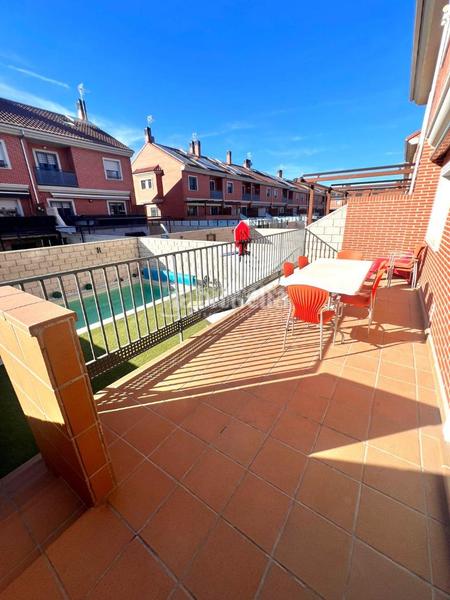 Foto 7ae16c87-45dc-46eb-a381-6826984a9d0c. Casa bifamiliare con riscaldamento piscina in Parla este Parla