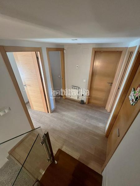 Foto 8c60976e-74b2-44f6-900a-aa74d2dd90fd. Casa bifamiliare con riscaldamento piscina in Parla este Parla