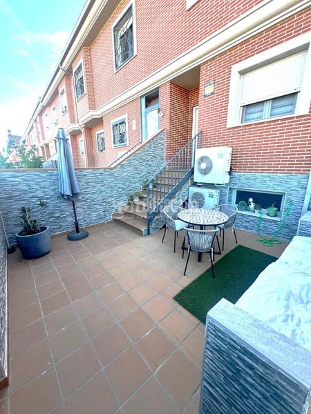 Foto c548374c-1207-4f66-93fd-2cbd1774caea. Casa bifamiliare con riscaldamento piscina in Parla este Parla