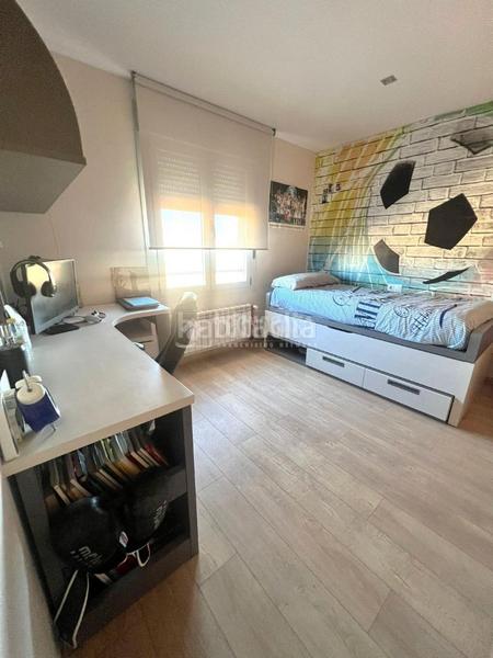 Foto d74510dc-9ad1-4e6f-9c15-ef6515293186. Casa bifamiliare con riscaldamento piscina in Parla este Parla