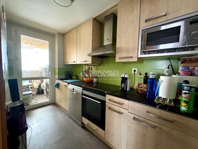 Foto 254997aa-879a-43a2-b85f-b5f32d5aa457. Appartamento con riscaldamento parcheggio piscina in Parla