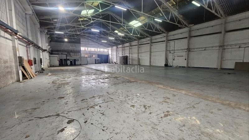 Foto 54173f42-babd-4f01-a8c1-d31bf479a353. Miete fabrikhalle in Centre Hospitalet de Llobregat (L´)