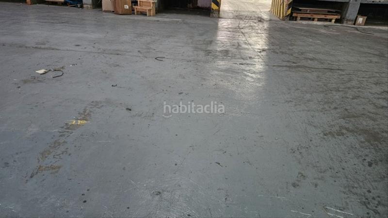 Foto 50002cbf-b345-4297-a338-7b56fdb58da0. Rent industrial building in Centre Hospitalet de Llobregat (L´)