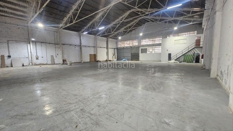 Foto a9f7b9e5-5b6c-4db3-ac3e-8cbd9962fa6e. Rent industrial building in Centre Hospitalet de Llobregat (L´)
