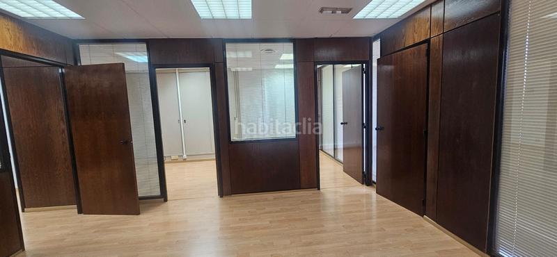Foto b6596792-0892-4ceb-b46b-1080a7588932. Alquiler oficina s ático en eixample en Sant Antoni Barcelona