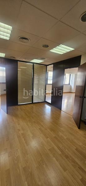 Foto 0df12d7b-6ec2-4f63-8ac5-a346a053ac19. Lloguer oficina a Sant Antoni Barcelona