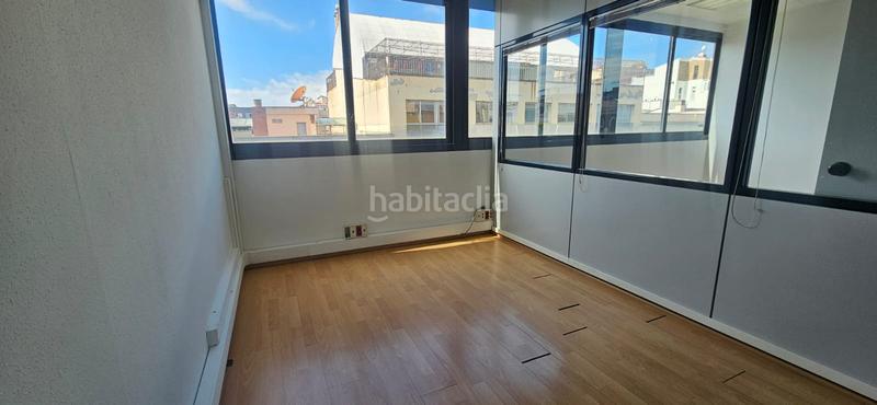 Foto 1ade5063-e968-46ba-ae7a-c2590a485703. Lloguer oficina a Sant Antoni Barcelona
