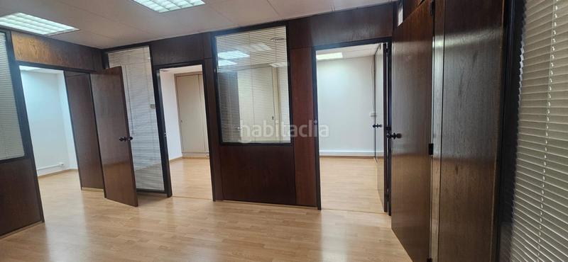Foto 39f2a14b-00ca-4514-9ecf-06f096965dc2. Lloguer oficina a Sant Antoni Barcelona