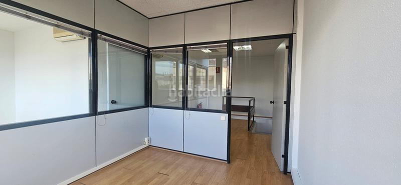 Foto 979d0fca-622a-48ff-ada2-290d6aa011e5. Lloguer oficina a Sant Antoni Barcelona