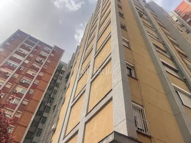 Foto d10742f4-edae-42d3-b7e6-29c295d5f362. Pis amb calefacció a Sant Ildefons Cornellà de Llobregat
