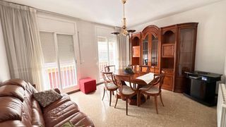 Casa aparellada a Creu de Barberà. Casa en venta en sabadell