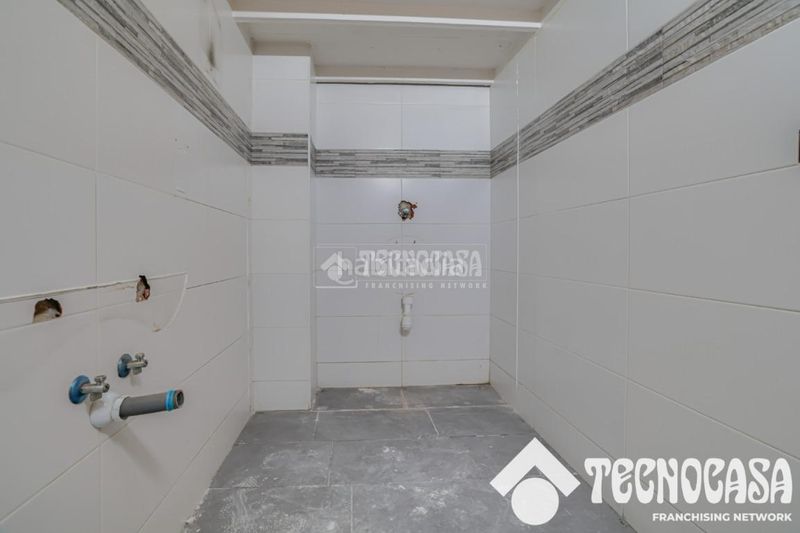 Foto a181eeeb-9542-4698-bebe-5c4743eeae85. Local comercial a Can Rull Sabadell