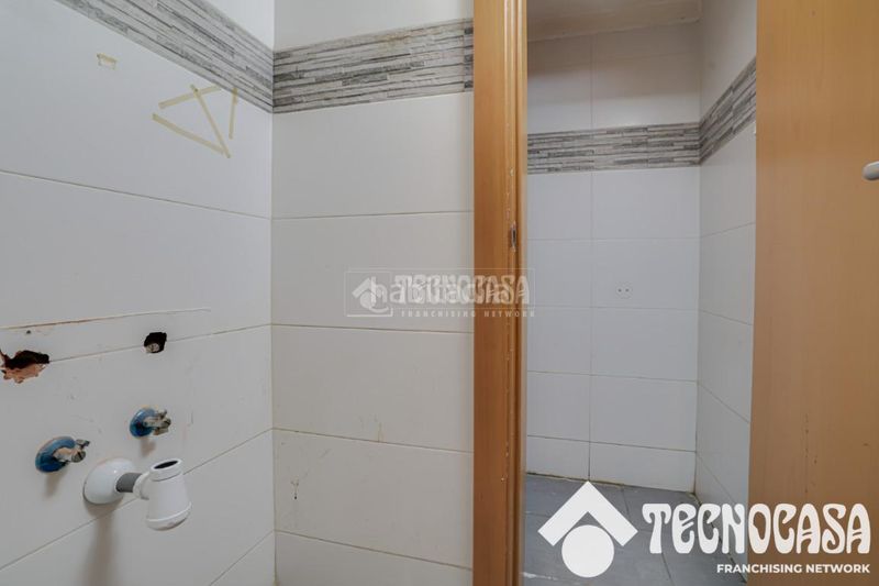 Foto b1bfb1c5-fdde-439c-b832-8171afae6651. Local comercial a Can Rull Sabadell