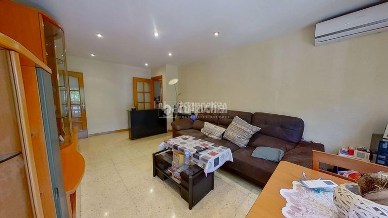 Foto bb7829ab-5d34-4f15-b4bb-b5d1dc901c40. Pis a Creu de Barberà Sabadell