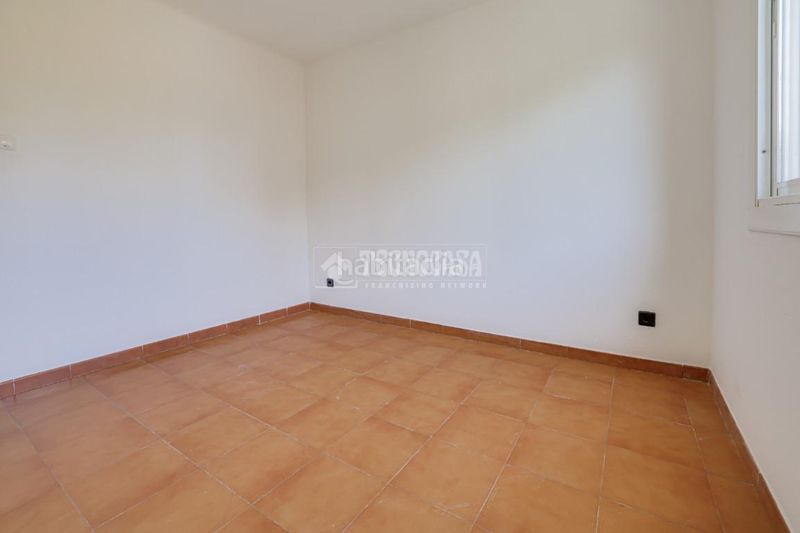 Foto dc72b8f9-0dc3-465c-82f0-4e93da512e9a. Pis a La Roureda Sabadell