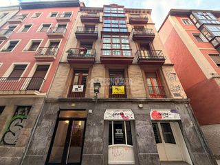 Appartamento in Casco Viejo. Piso en venta en bilbao