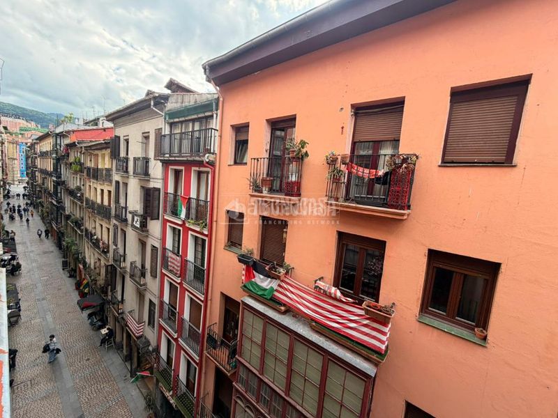 Foto c26969c7-cde0-4fc2-8c93-c50b2e22945c. Pis amb calefacció a Casco Viejo Bilbao