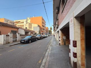 Car parking in Centre. Boxplaza de garaje en venta en viladecans