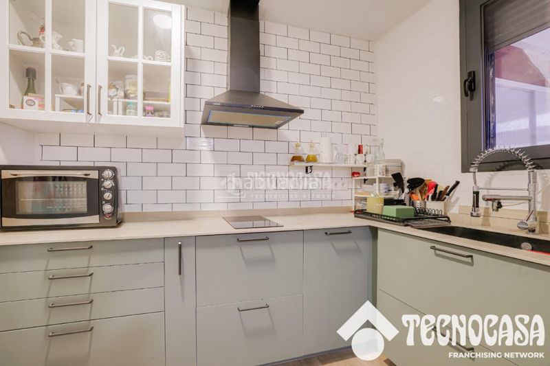 Foto 0c8ffc76-0ff6-4ea6-b872-0848a324d9bc. Casa aparellada amb calefacció a Centre Viladecans