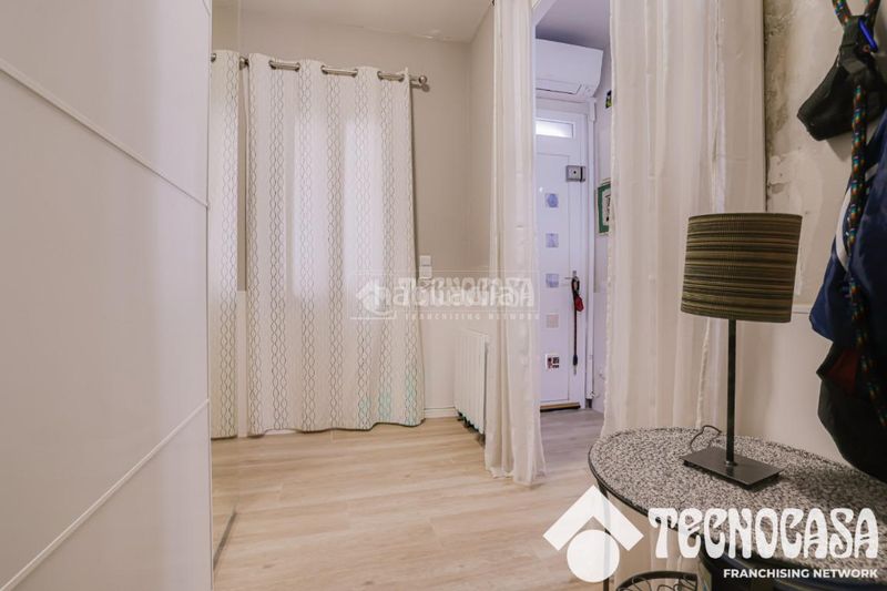Foto d3c67102-043d-4091-b81d-cfdb2b8ea03a. Casa aparellada amb calefacció a Centre Viladecans