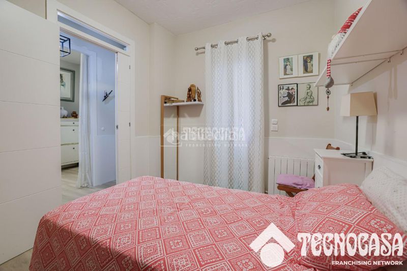 Foto fe297e8c-db92-4b43-8ec9-79b92e699751. Casa aparellada amb calefacció a Centre Viladecans
