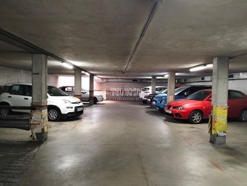 Foto 8c9c1f10-40cd-4d23-a5d1-3014d6a0251a. Aparcament cotxe a Centre Viladecans