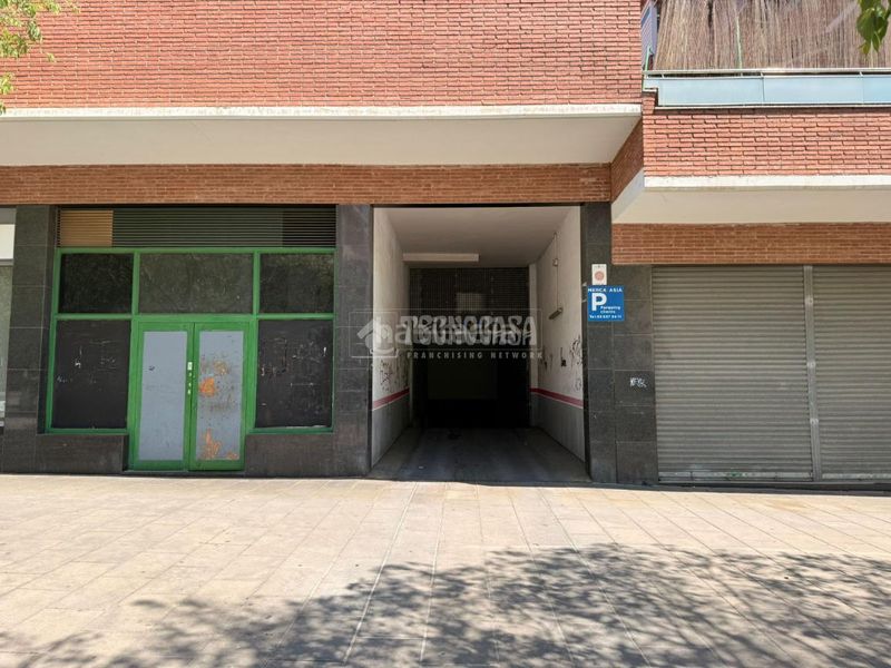 Foto 0ce9aa06-2ab8-48d6-ba1e-1363e914f64a. Aparcament cotxe a Vilamarina Viladecans