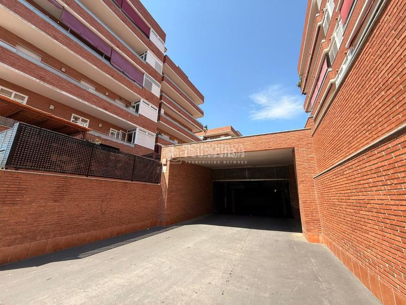 Foto 48e000b1-2a2e-4b1a-a826-108908ea9a42. Aparcament cotxe a Vilamarina Viladecans