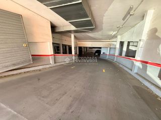 Aparcament cotxe a Vilamarina. Boxplaza de garaje en venta en viladecans