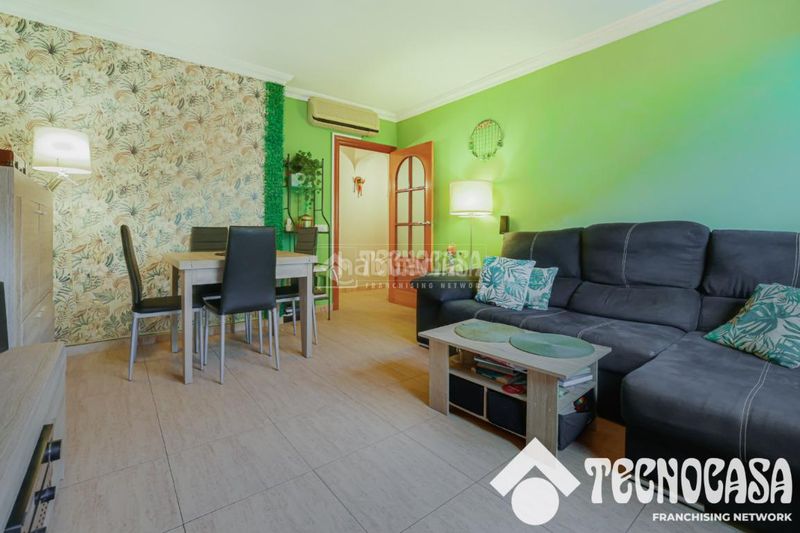 Foto b2a705cb-96a8-473c-b651-9ea32e2471d2. Piso  en venta en Centre Viladecans