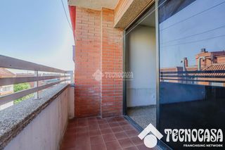 Pis a La Roureda. Piso en venta en viladecans