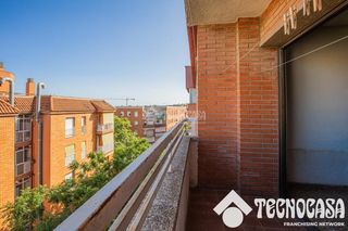 Pis a La Roureda. Piso en venta en viladecans