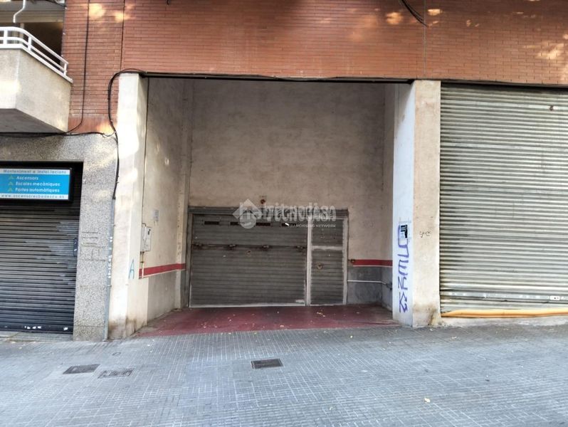 Foto 761145fe-dc93-46b8-9264-f0b9c3a5fa5b. Aparcament cotxe a La Roureda Viladecans