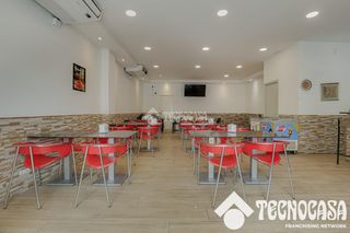 Locale commerciale in Torrent Ballester. Tienda en venta en viladecans
