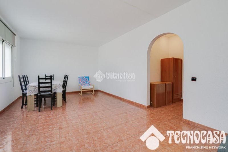 Foto 08021bd2-cf44-435e-8b30-a550897fd4db. Piso  en venta en Centre Viladecans