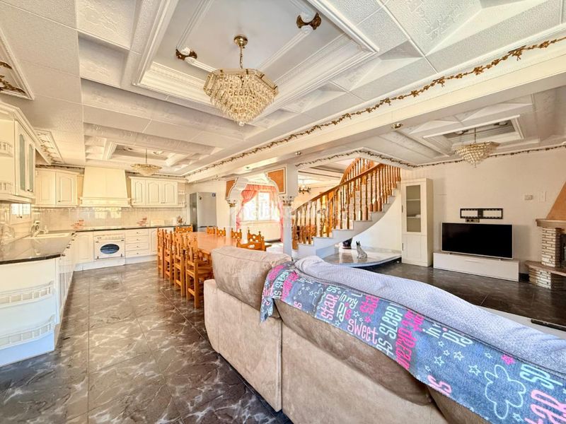 Foto 00d9eddf-d2f6-46d8-acab-b6adf7c9150f. Casa  en venta en Canyelles