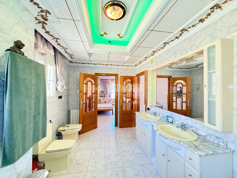 Foto 14a611dd-4201-4ecd-bf7f-b38d5d354856. Casa  en venta en Canyelles