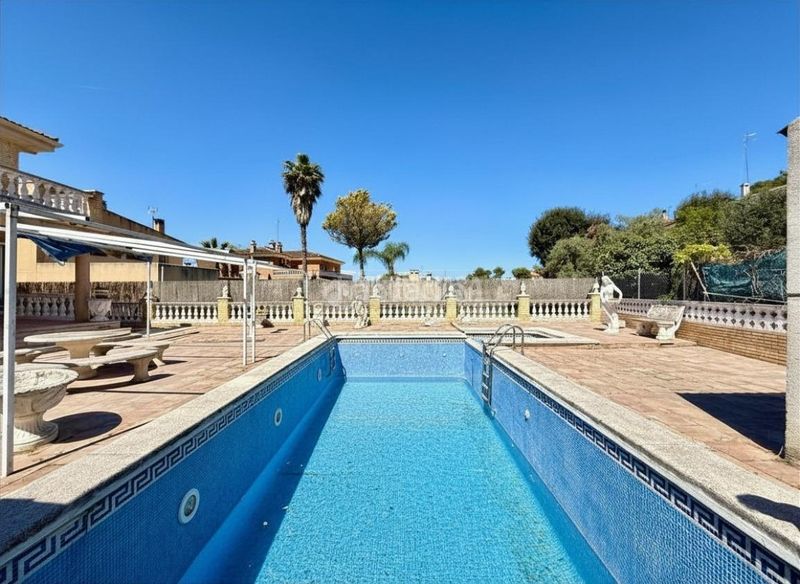 Foto 2fea33ee-8590-44f1-be0e-93b0bb117eb5. Casa  en venta en Canyelles