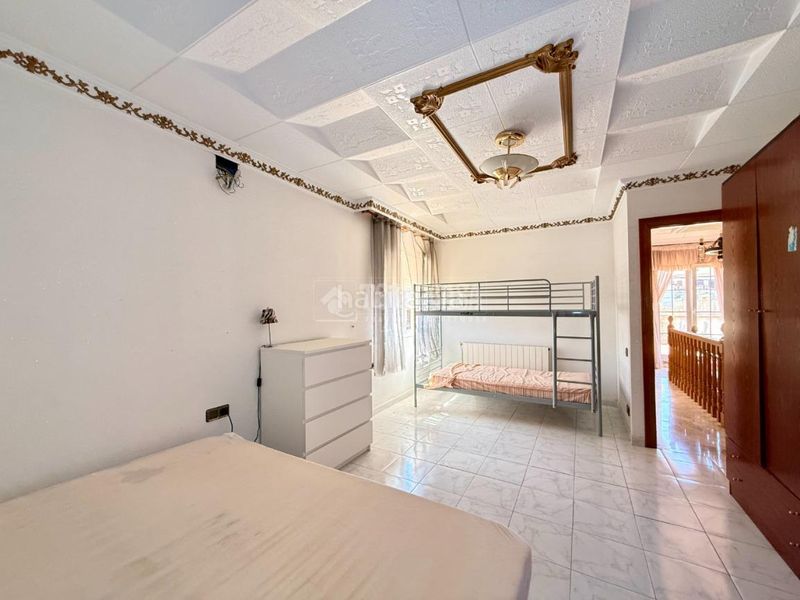 Foto 8d2a0bc8-2d08-43b8-bf5d-0c8f1bdfb354. Casa  en venta en Canyelles