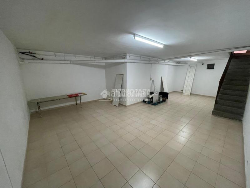 Foto d0c50283-c095-4165-948b-fbd556b43caf. Local comercial  en venta en Sant Joan Vilanova i la Geltrú