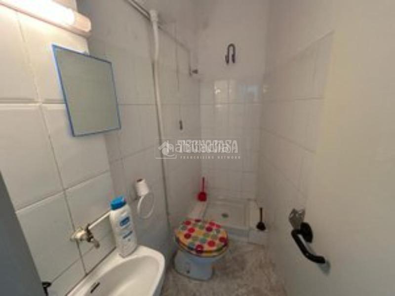 Foto 4e30d04a-c1f0-43e4-a671-0d8b05368cb3. Alquiler local comercial tienda en alquiler en Sant Joan Vilanova i la Geltrú