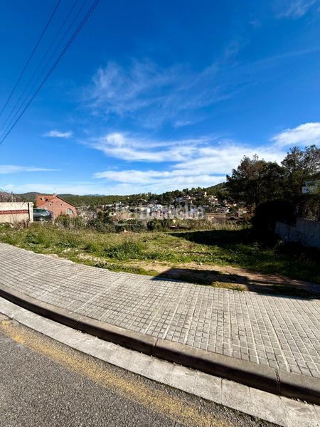 Foto 3ab0a8d5-a840-41cd-bc9c-869365a142b2. Terreny residencial a Canyelles