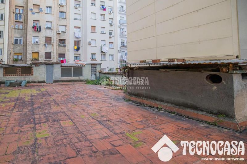 Foto b8cb6945-fe5e-43a5-9d02-0e3b0f6ca858. Gebäude in Sagrada Família Barcelona