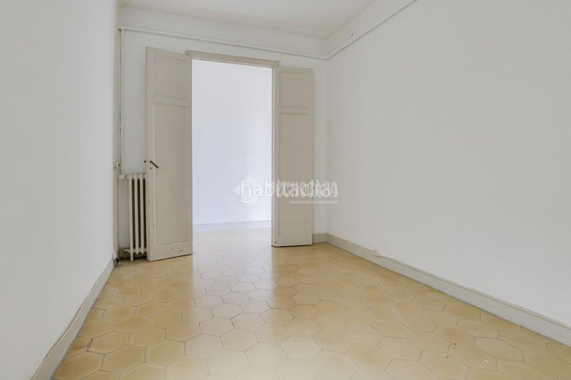 Foto 3eb3d21c-c376-4db0-babd-1075ad7540c8. Pis a Dreta de l´Eixample Barcelona
