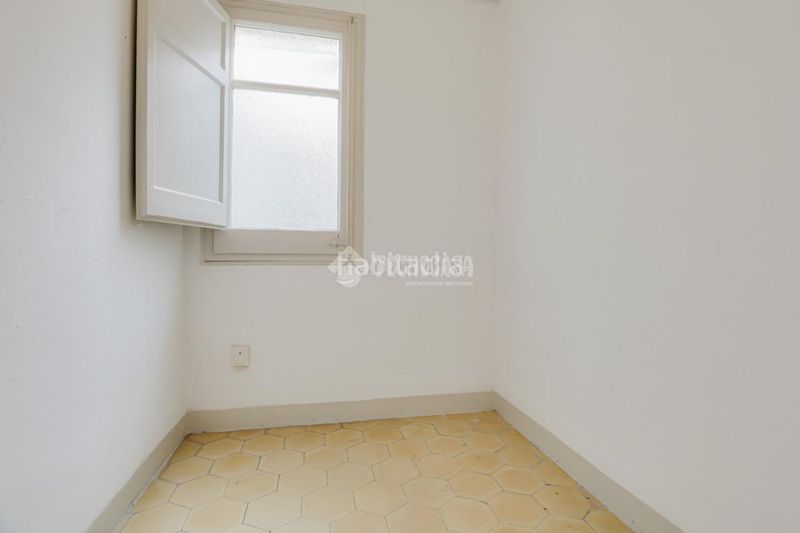 Foto 418f0e9b-df5c-4e84-a01f-180f9b138578. Pis a Dreta de l´Eixample Barcelona