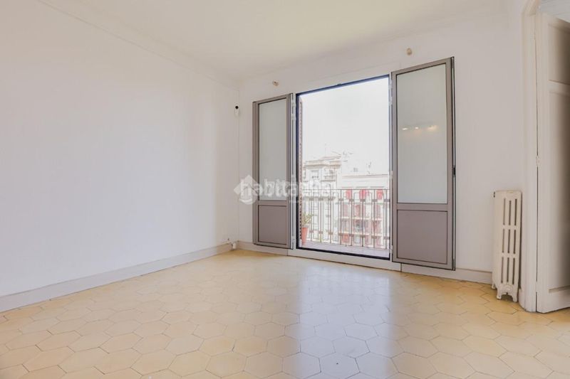 Foto e0922bbb-33a3-44aa-a9fa-b2ee549a9e1b. Pis a Dreta de l´Eixample Barcelona